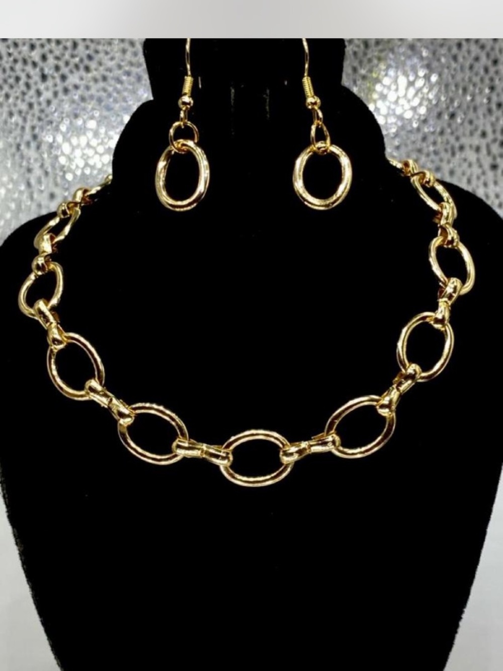 Statement **Gold Tone Oval Link Necklace /  Earrings*  Bonus !!! 👀 at Pics ;0)